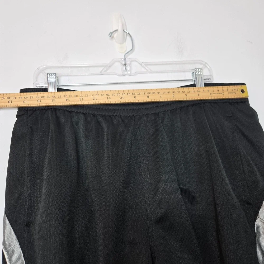 Nike Basketball Shorts Mens XL Black Silver Mesh Athletic Performance Pockets